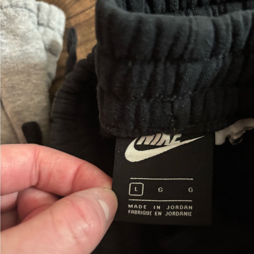 Youth boys Nike sweats.